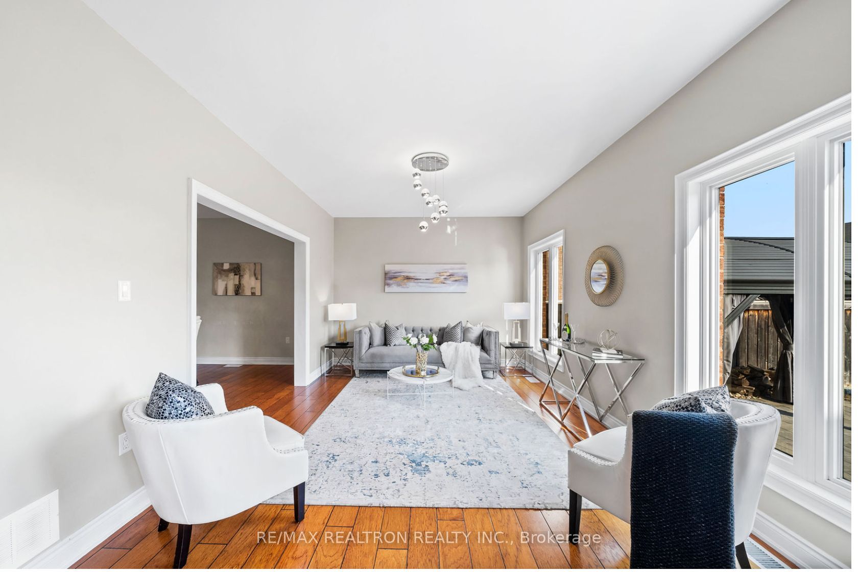 31 Weir St