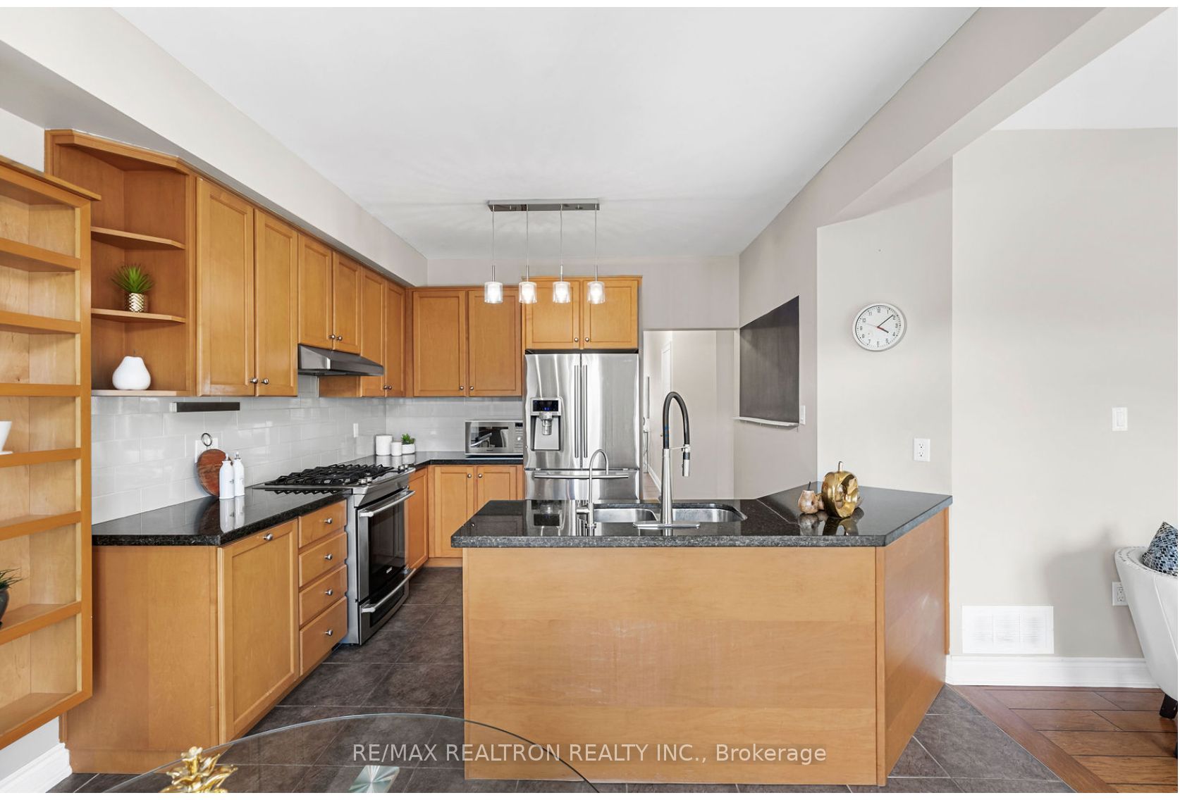 31 Weir St