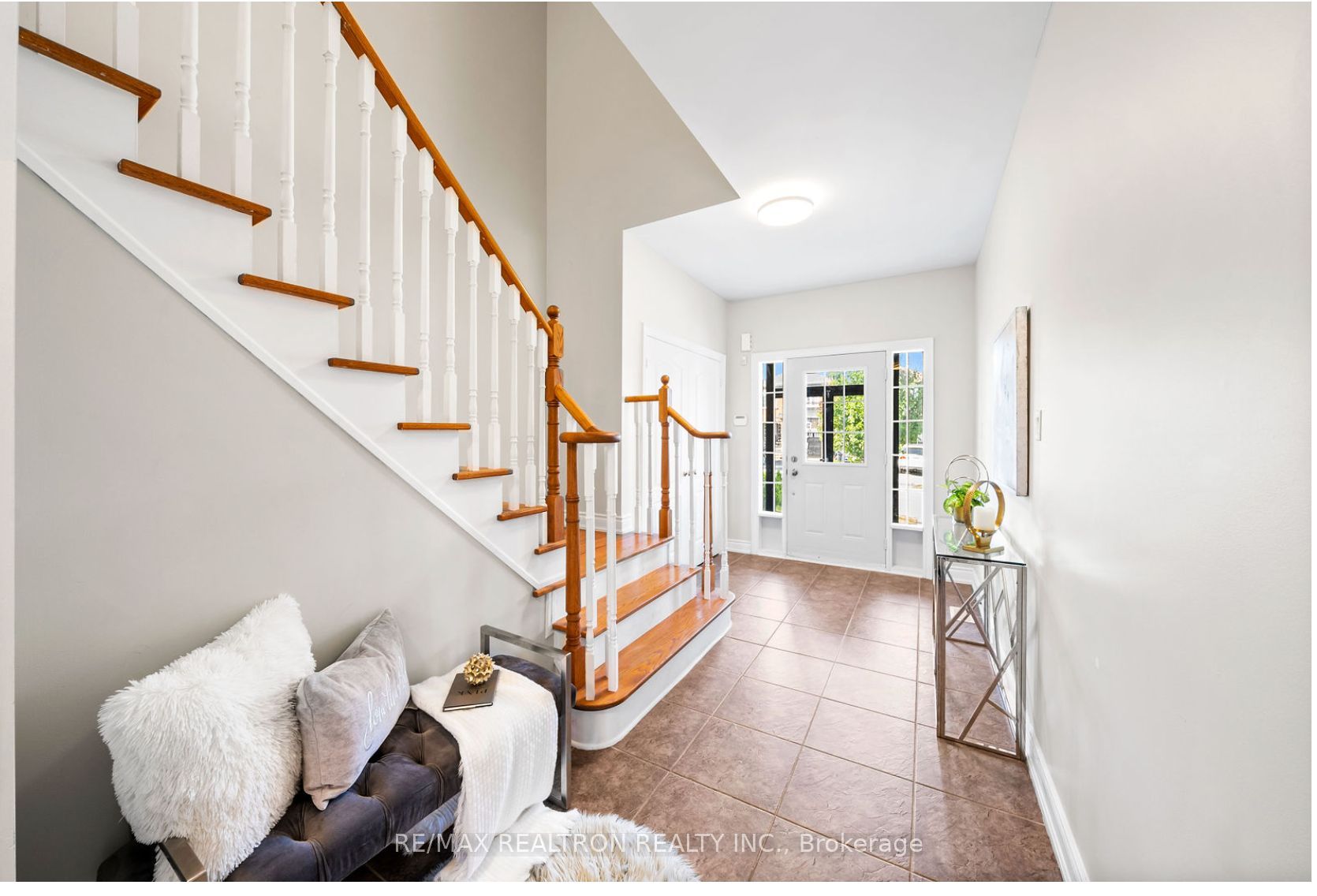 31 Weir St