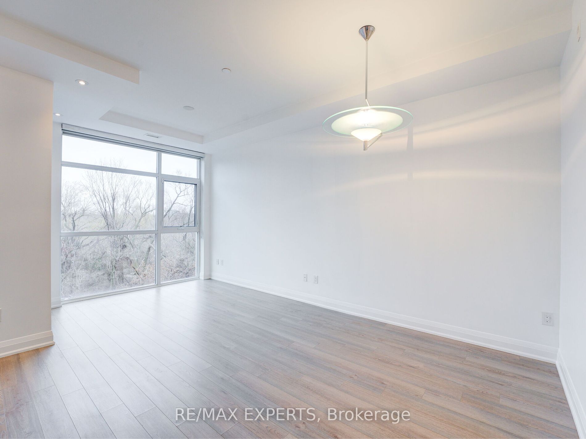 8763 Bayview Ave W, #231