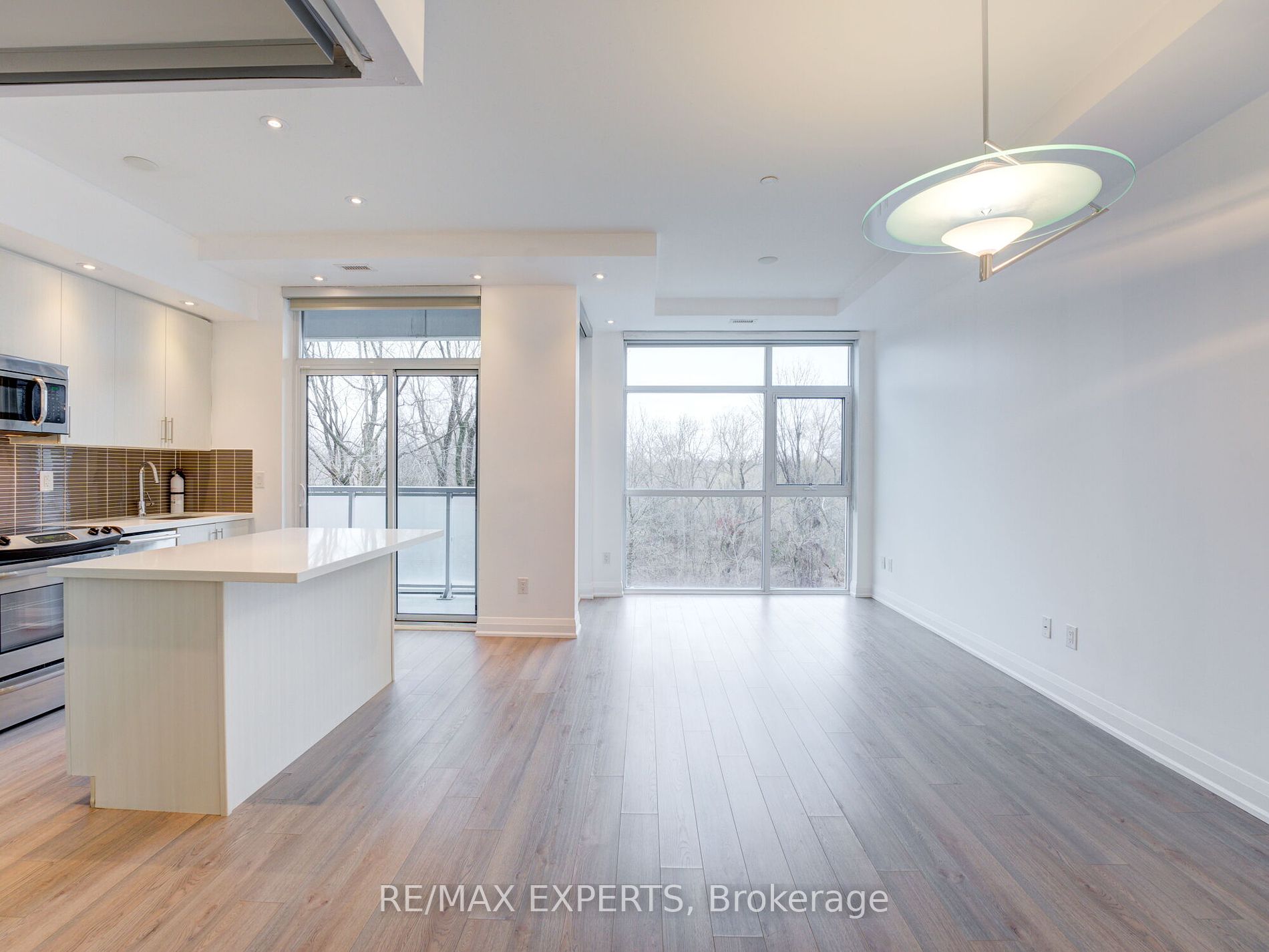 8763 Bayview Ave W, #231