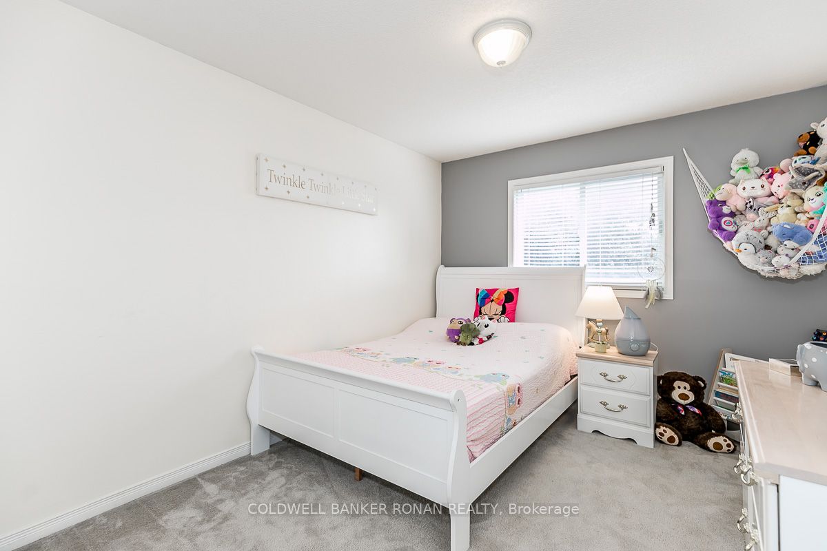 103 Albert St E