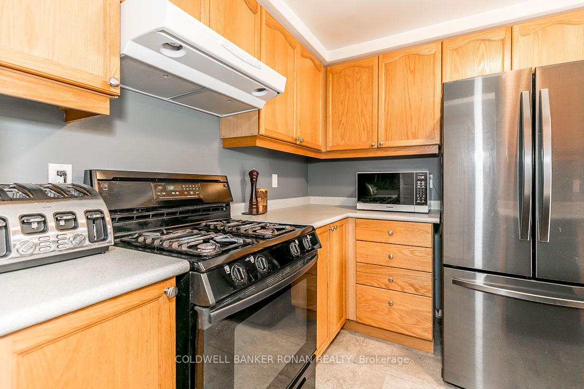 103 Albert St E