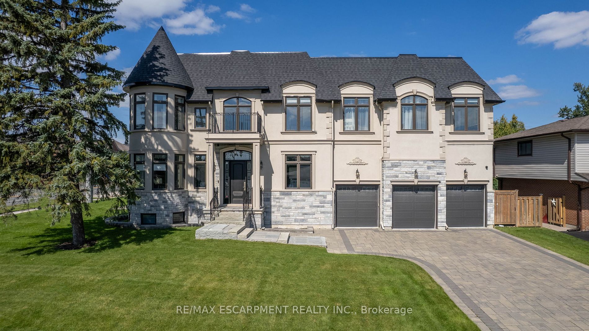 9737 Bathurst St