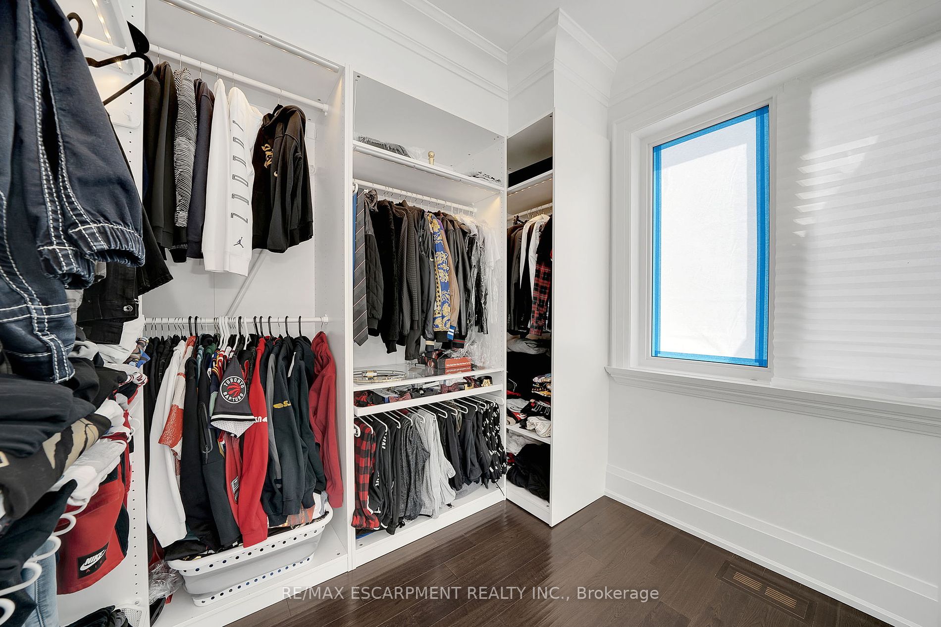9737 Bathurst St