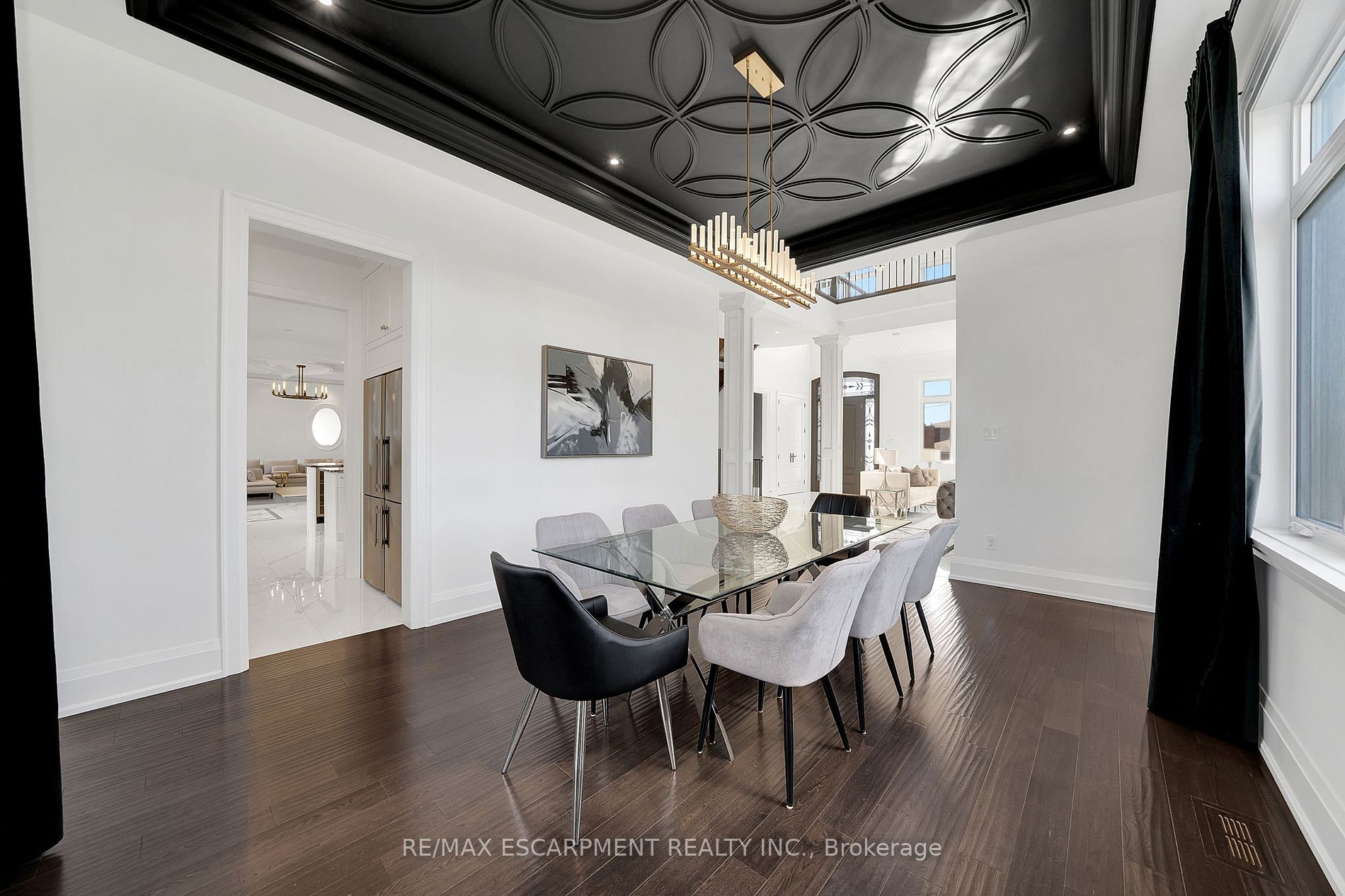 9737 Bathurst St