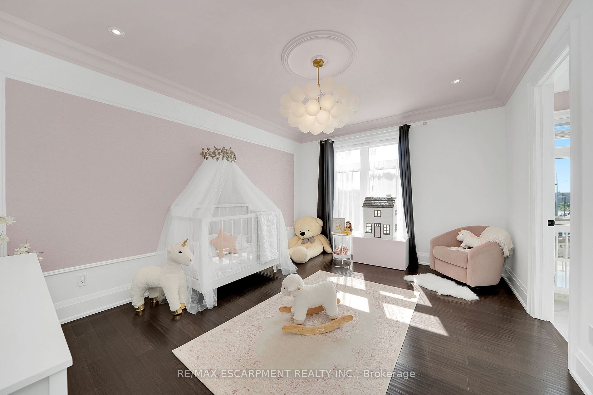 9737 Bathurst St
