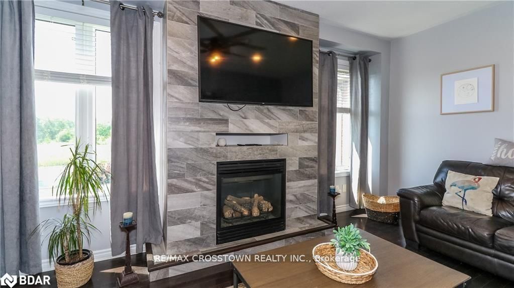 100 Mount Crescent