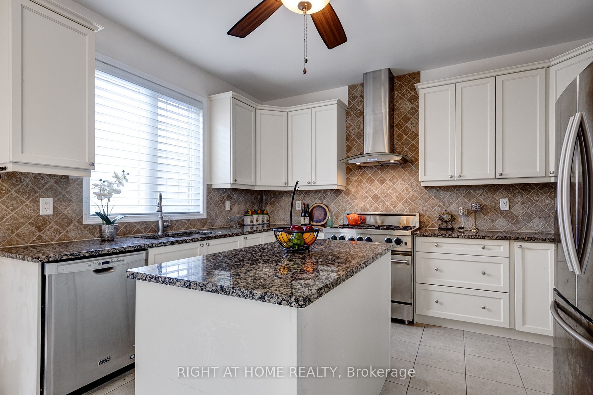 68 Buckle Cres
