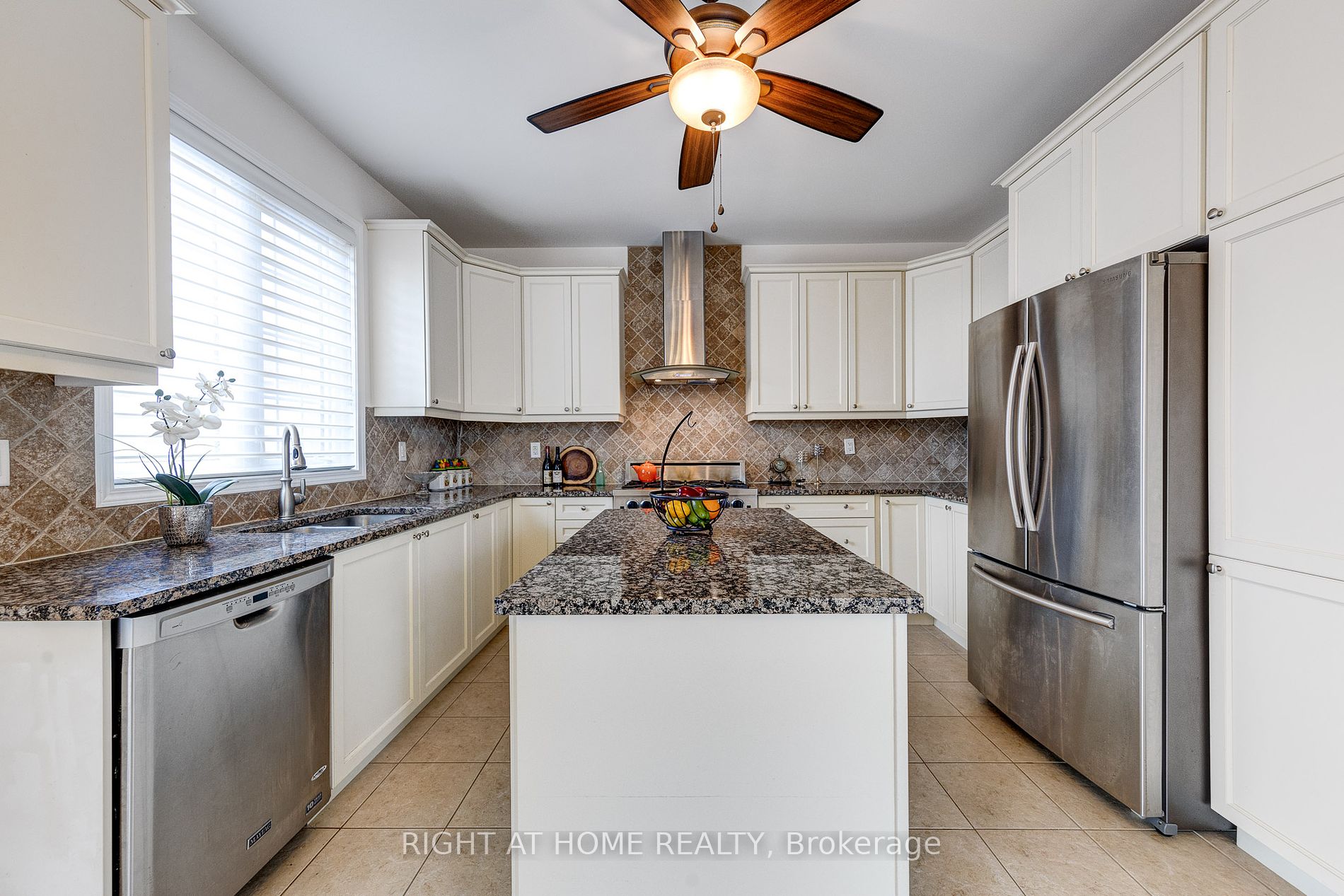 68 Buckle Cres