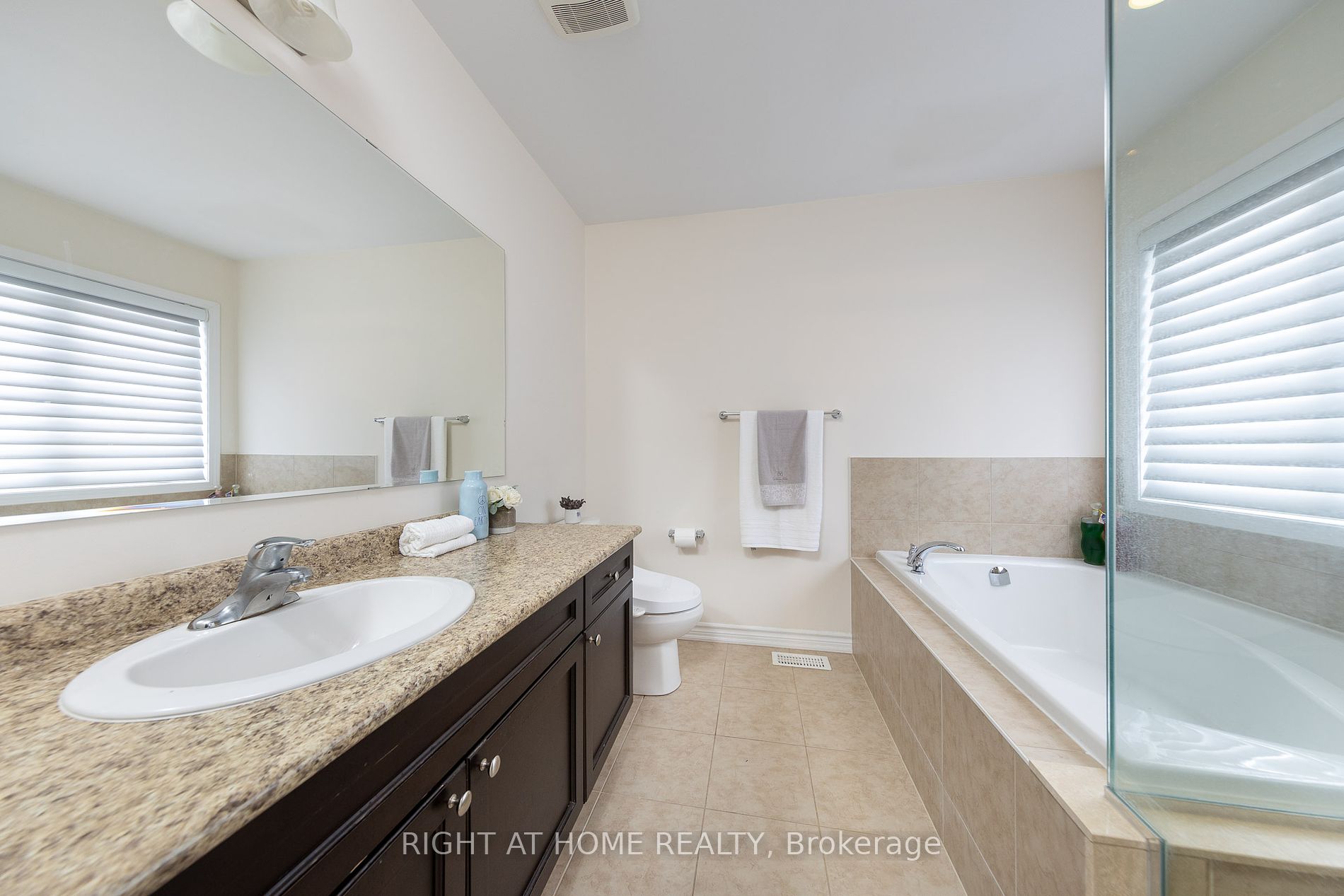 68 Buckle Cres