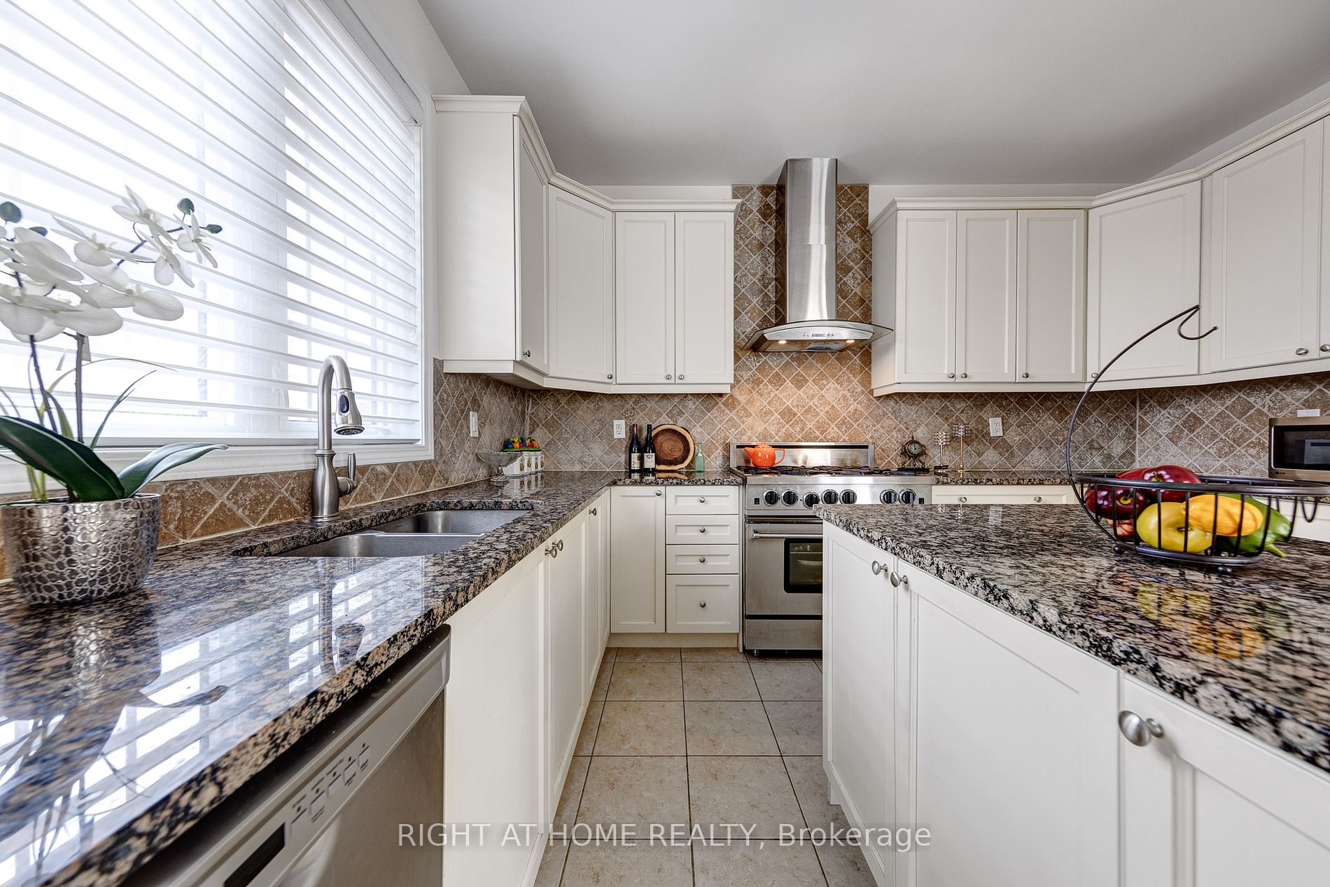 68 Buckle Cres