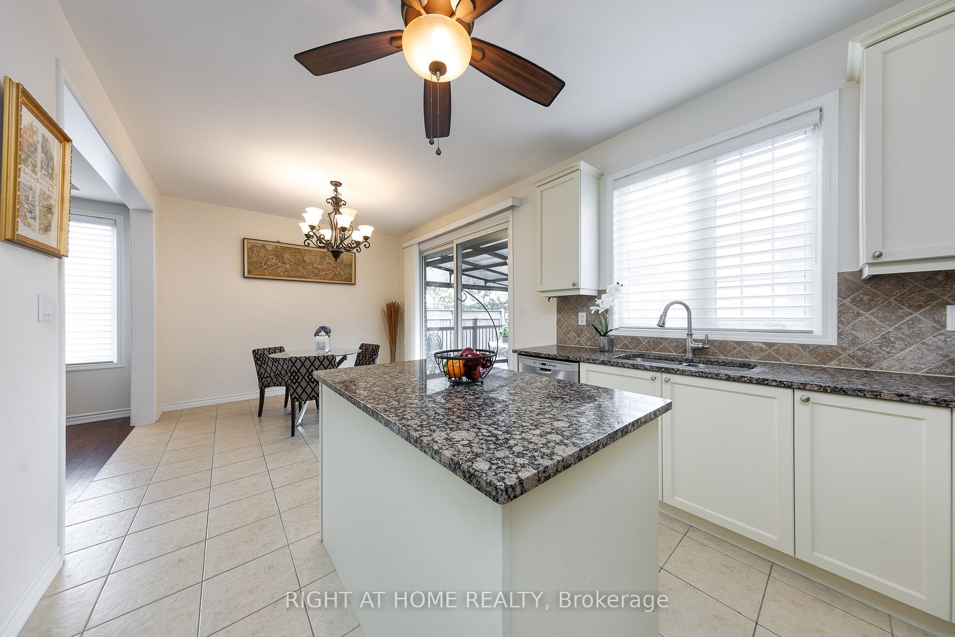 68 Buckle Cres