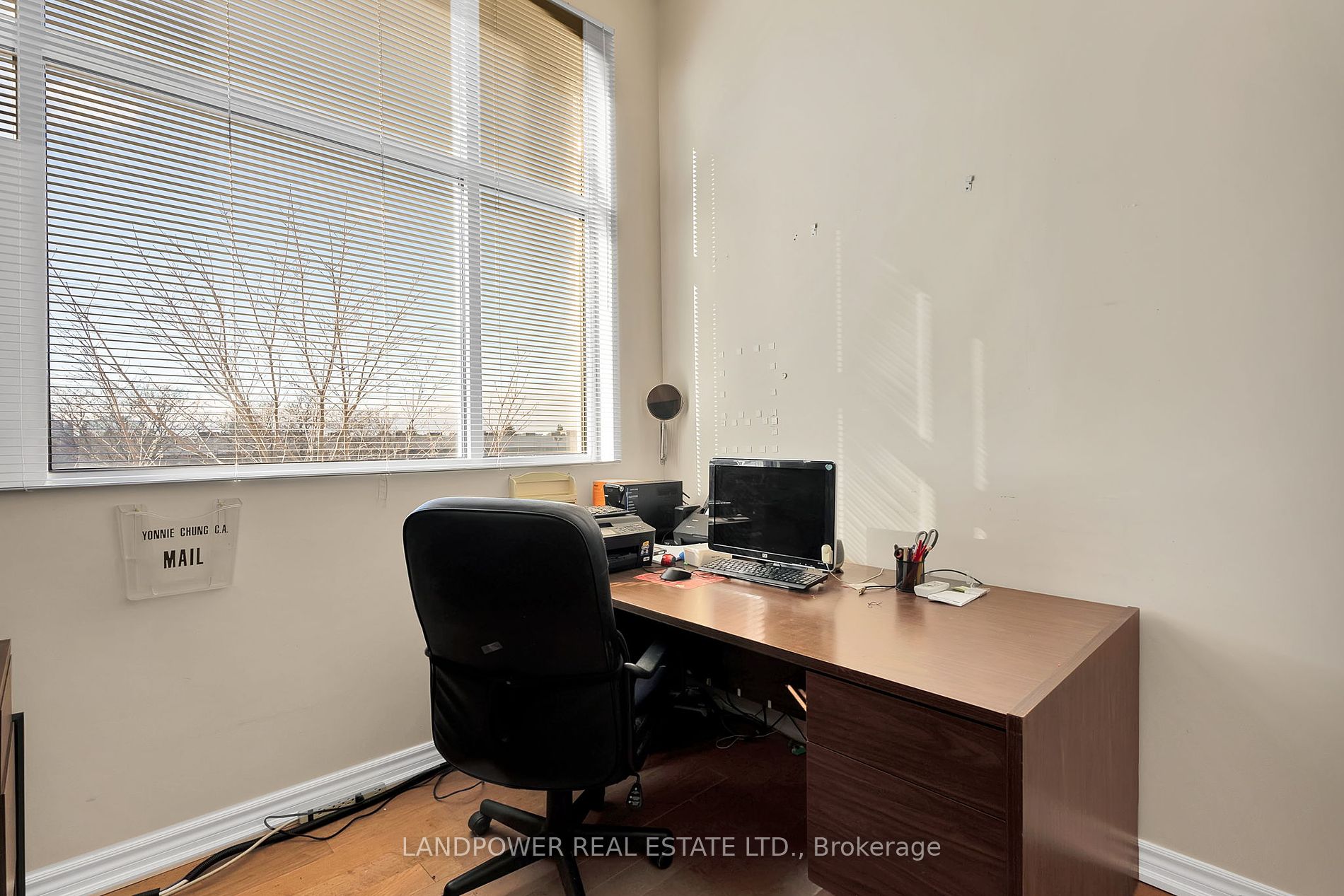 8787 Woodbine Ave, #239