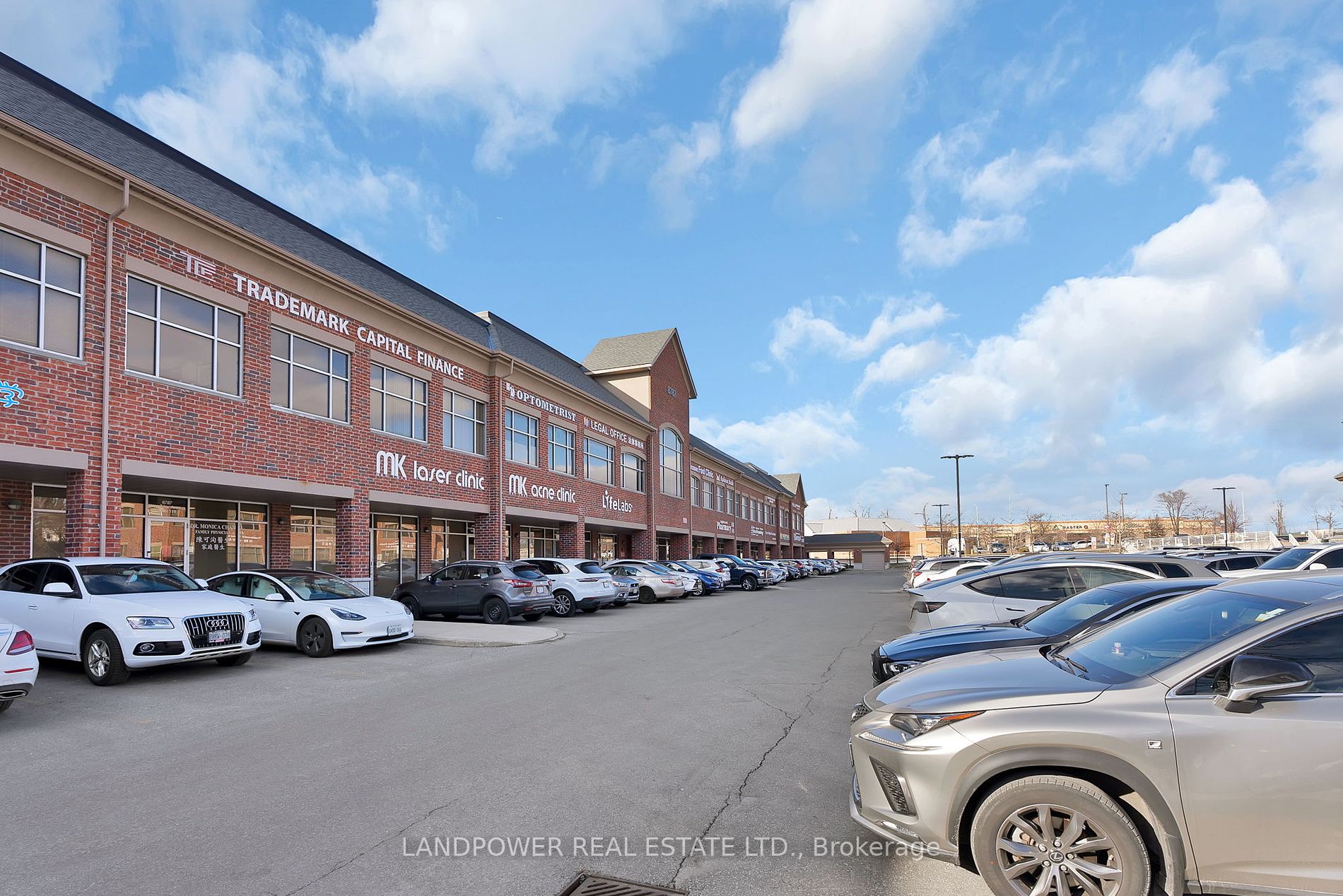 8787 Woodbine Ave, #239