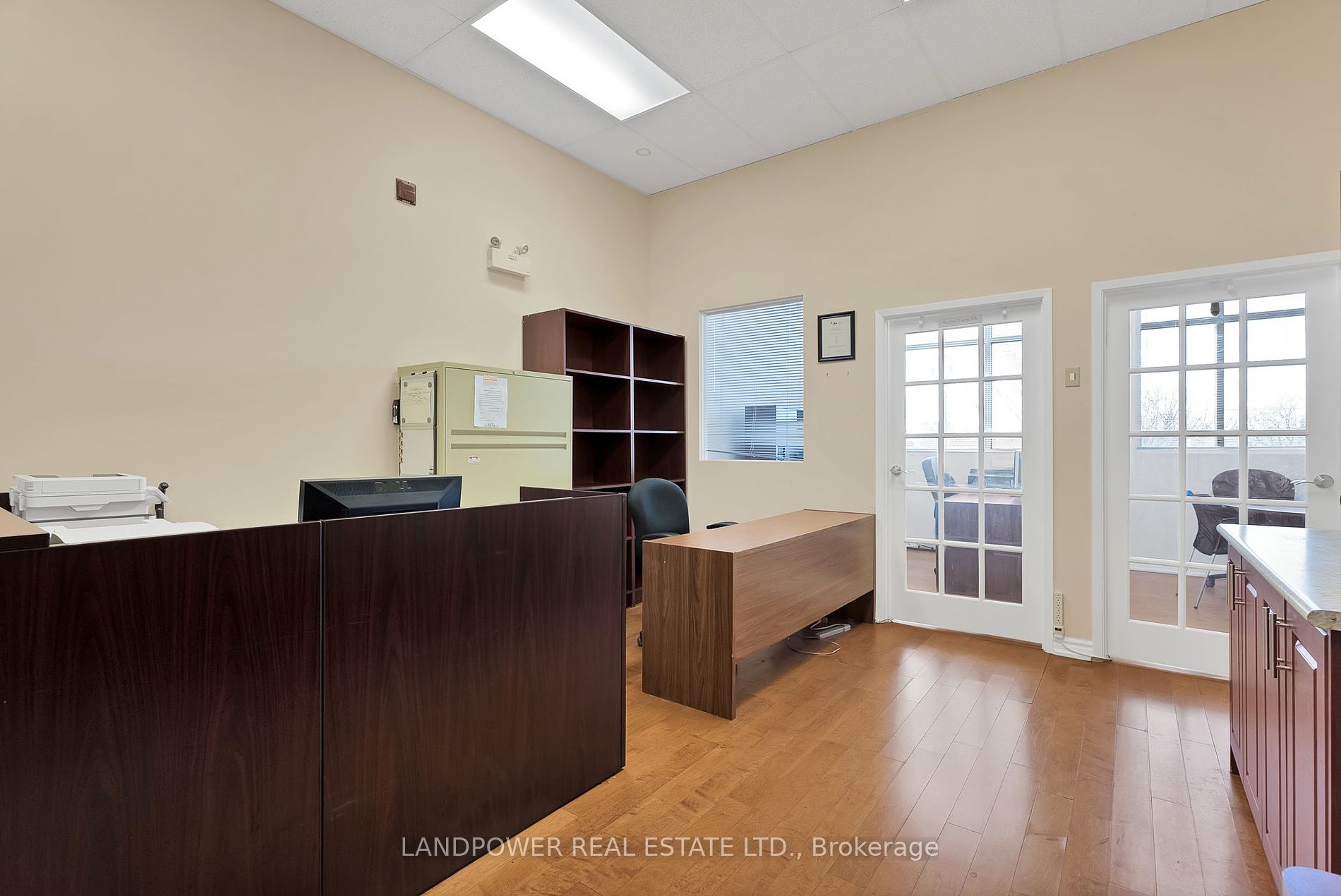 8787 Woodbine Ave, #239