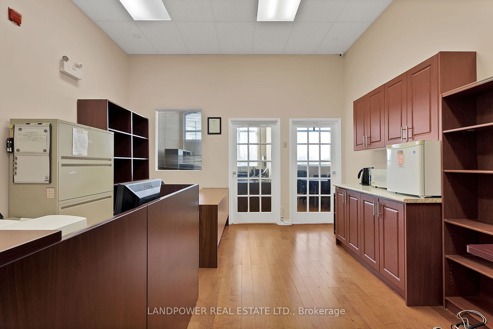 8787 Woodbine Ave, #239