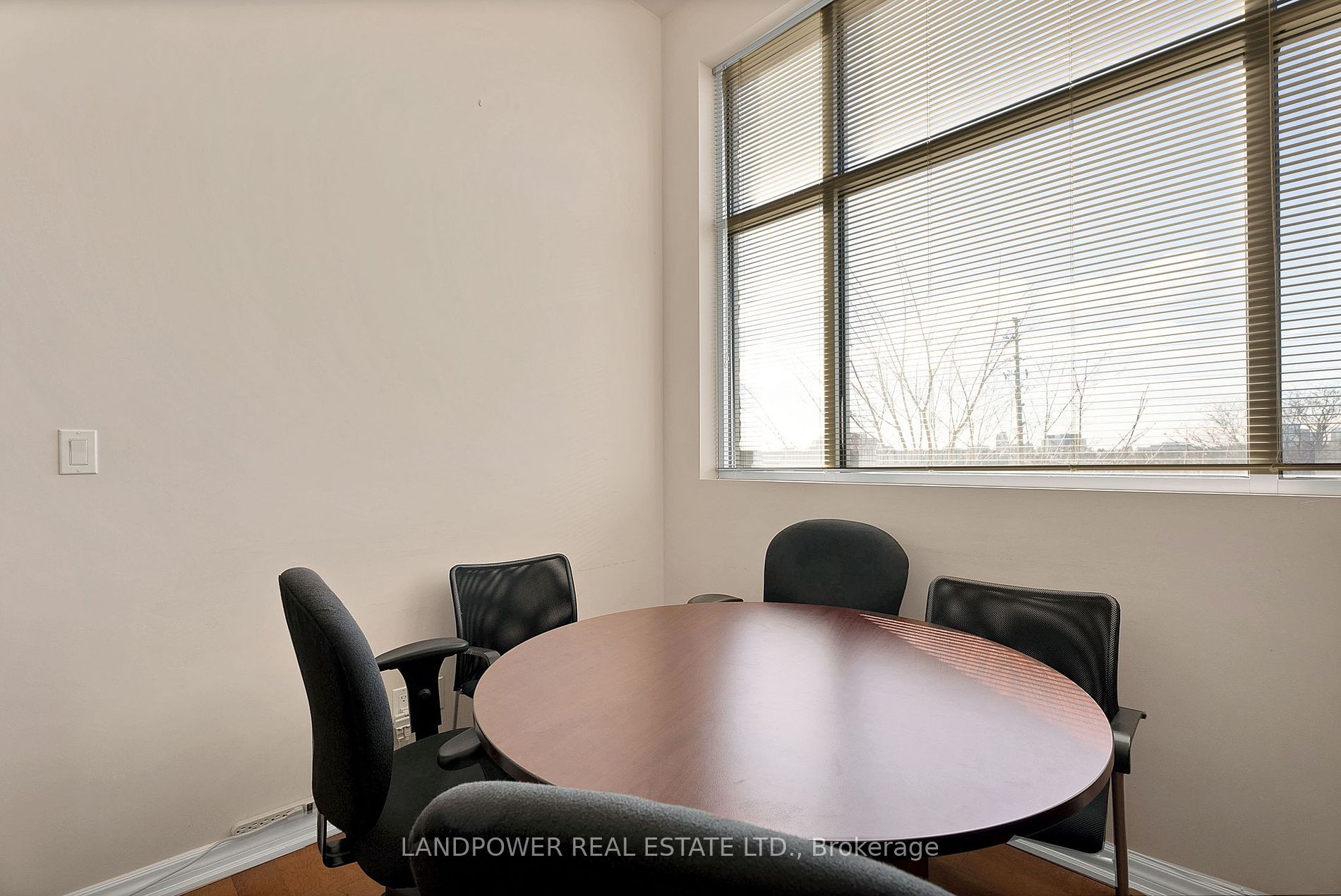 8787 Woodbine Ave, #239