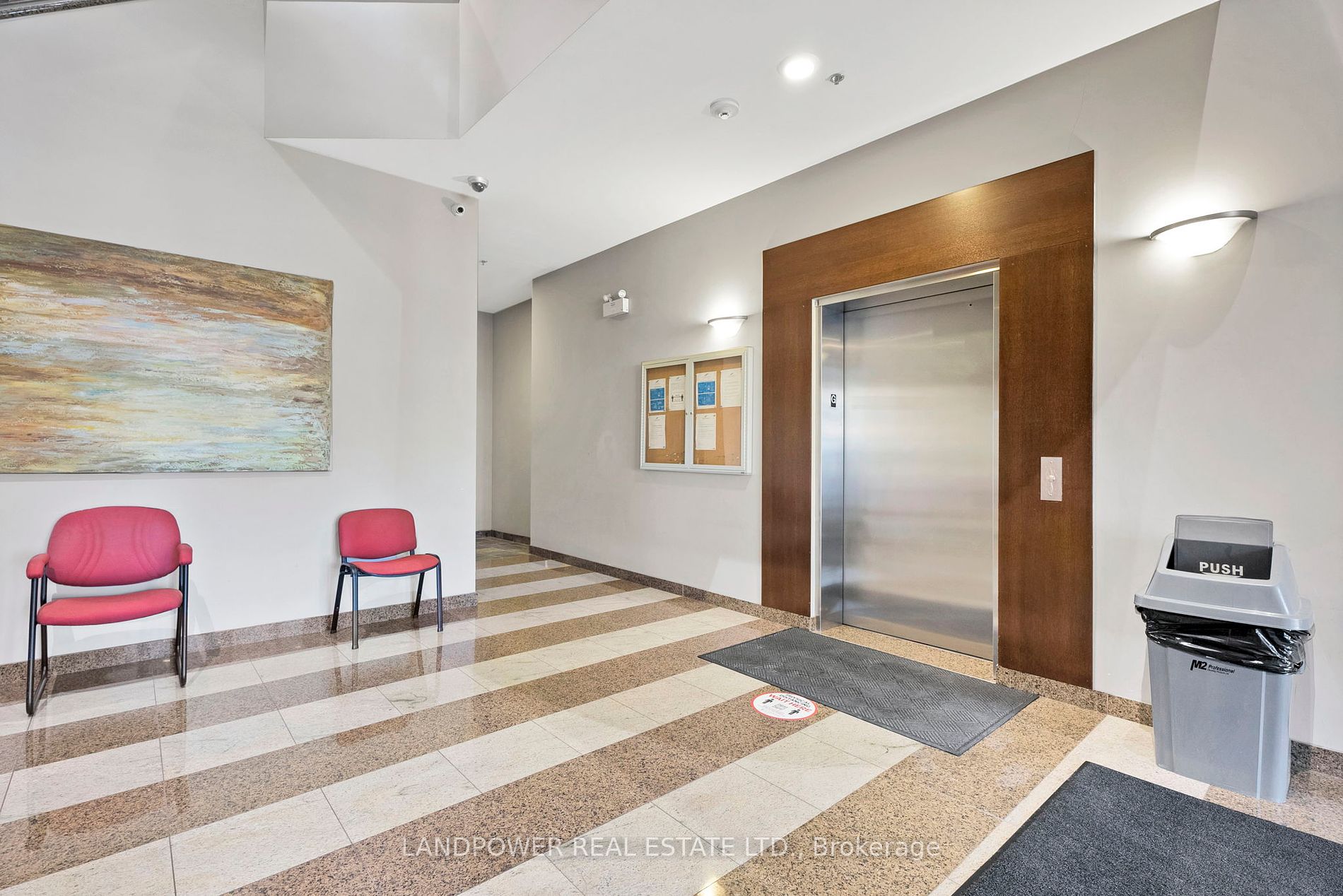 8787 Woodbine Ave, #239