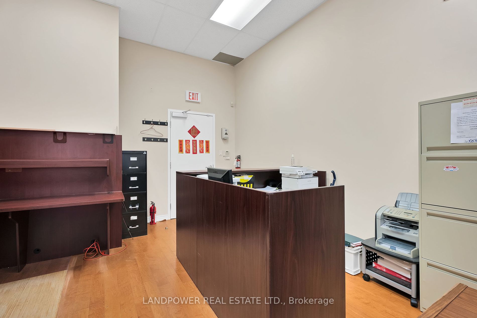 8787 Woodbine Ave, #239