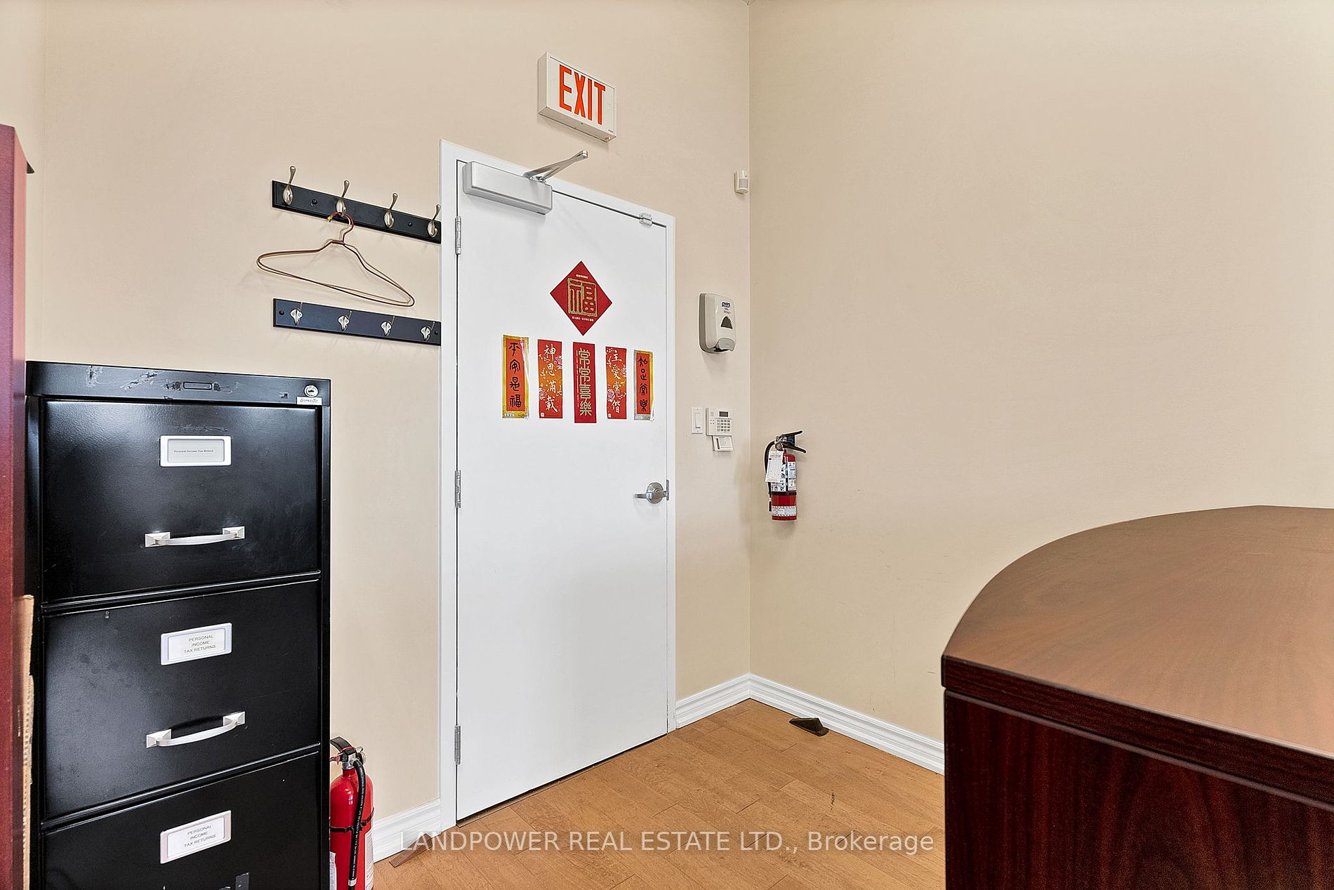 8787 Woodbine Ave, #239