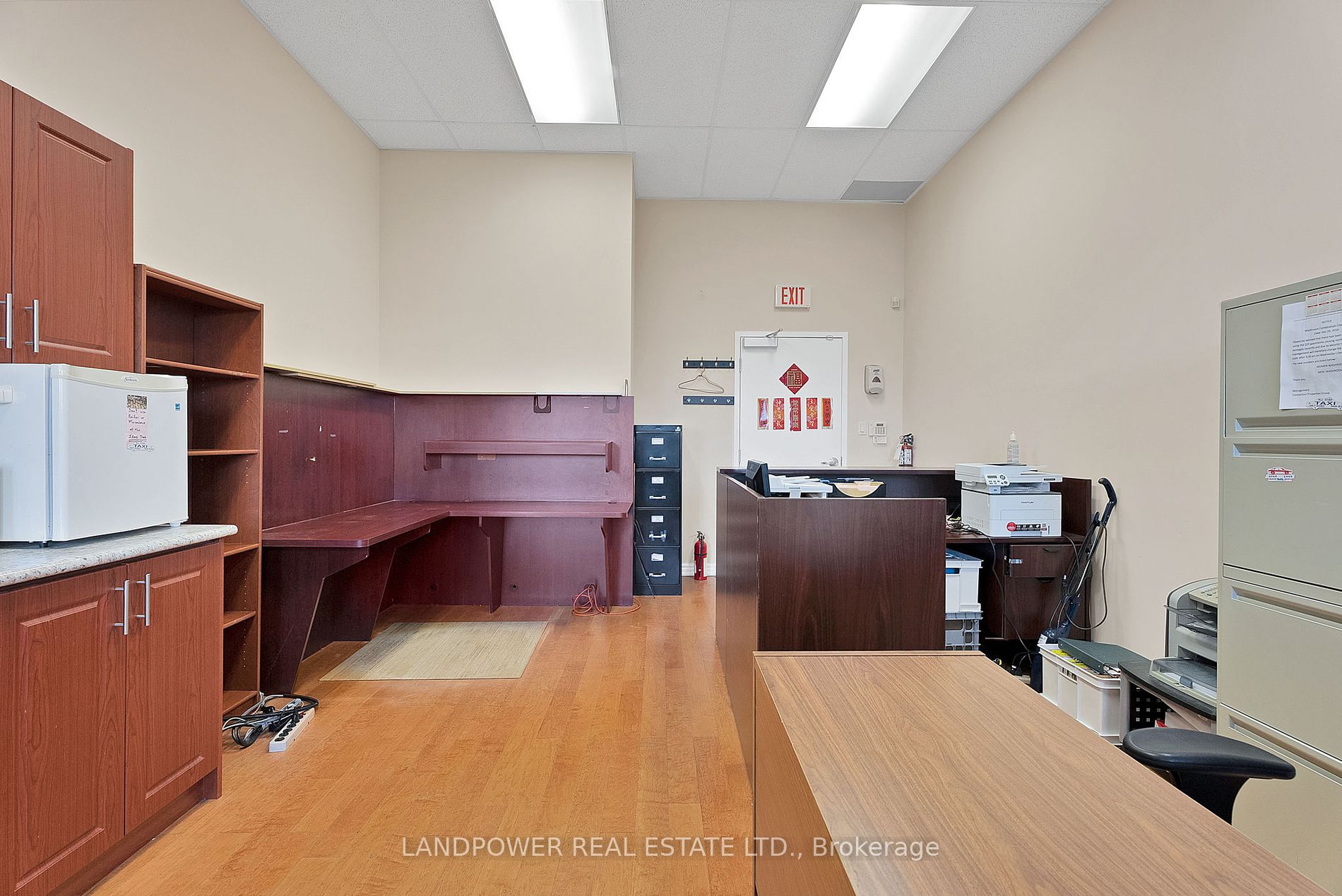 8787 Woodbine Ave, #239