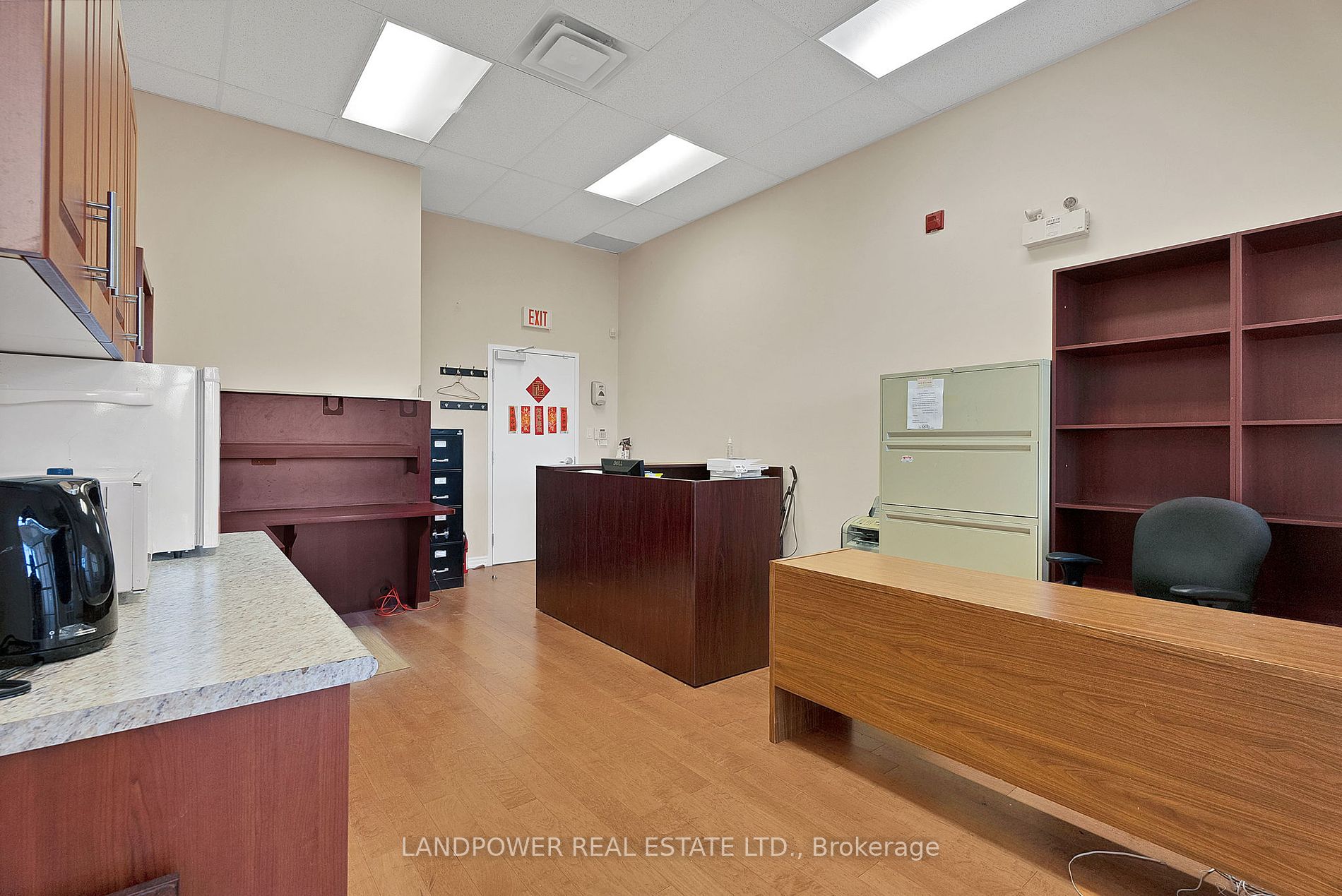 8787 Woodbine Ave, #239