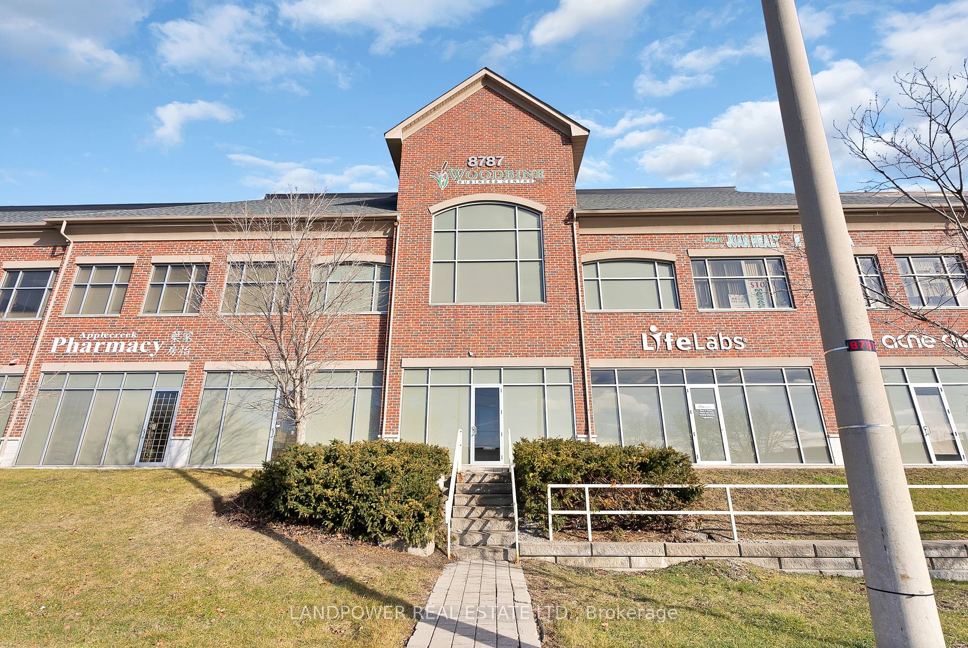 8787 Woodbine Ave, #239