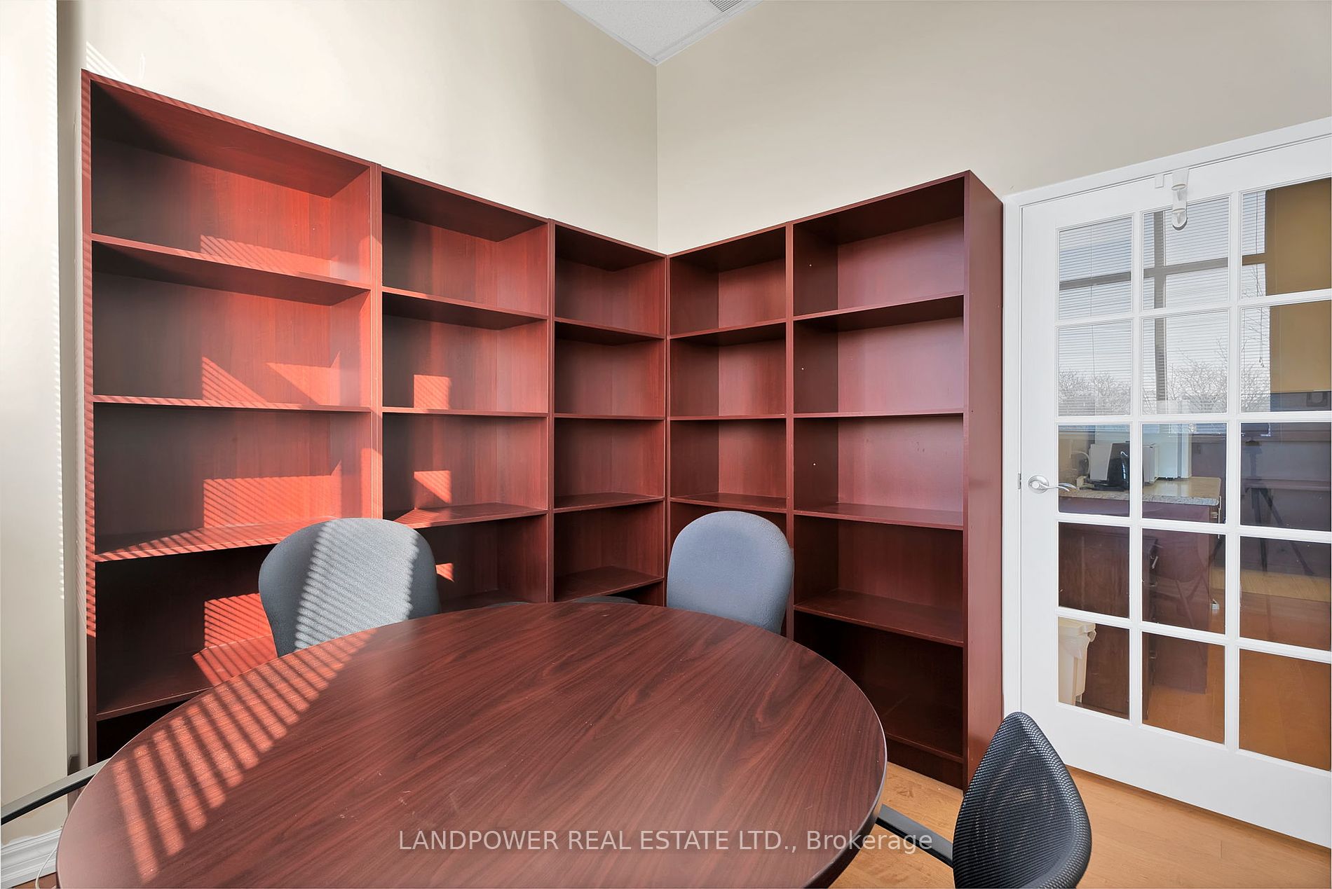 8787 Woodbine Ave, #239