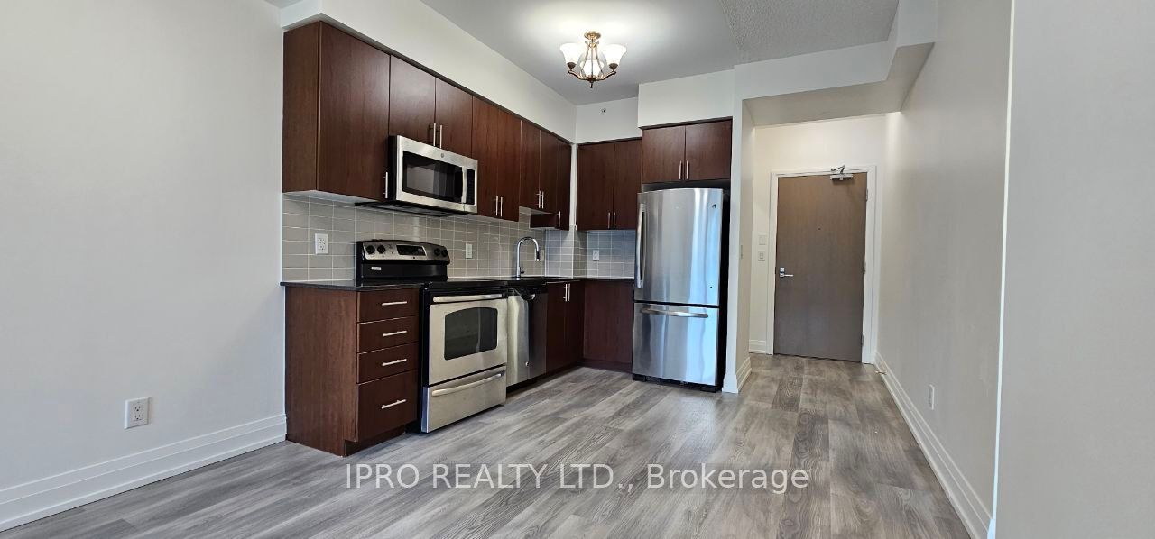 7165 Yonge St, #910