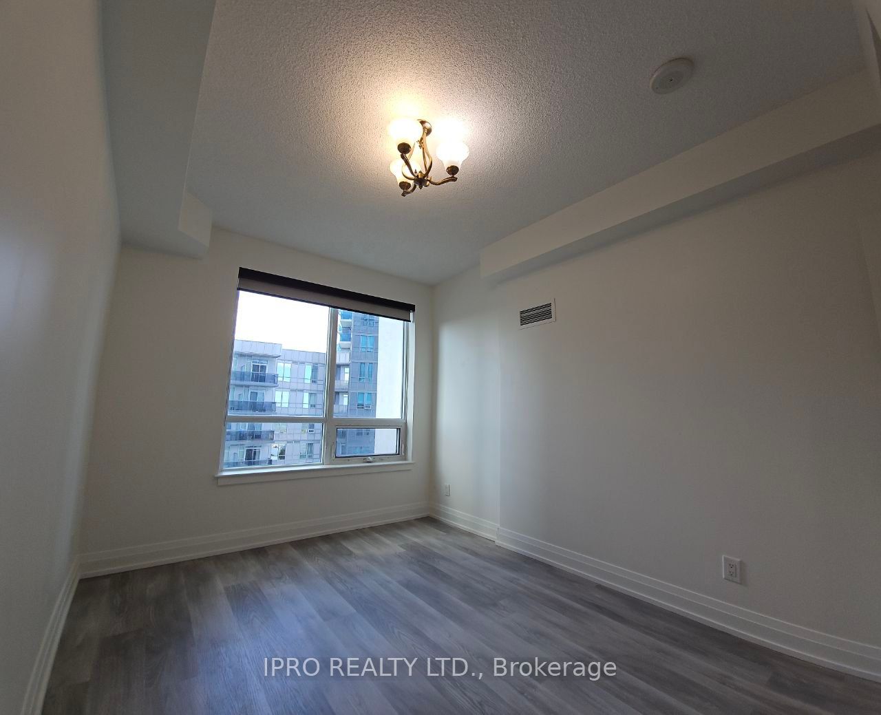 7165 Yonge St, #910