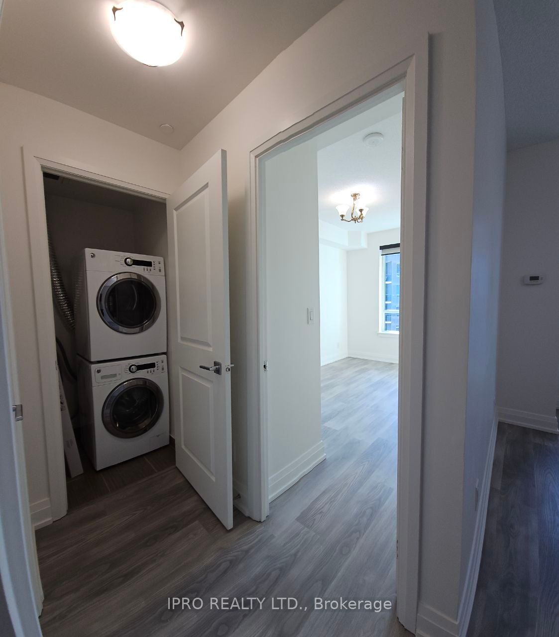 7165 Yonge St, #910