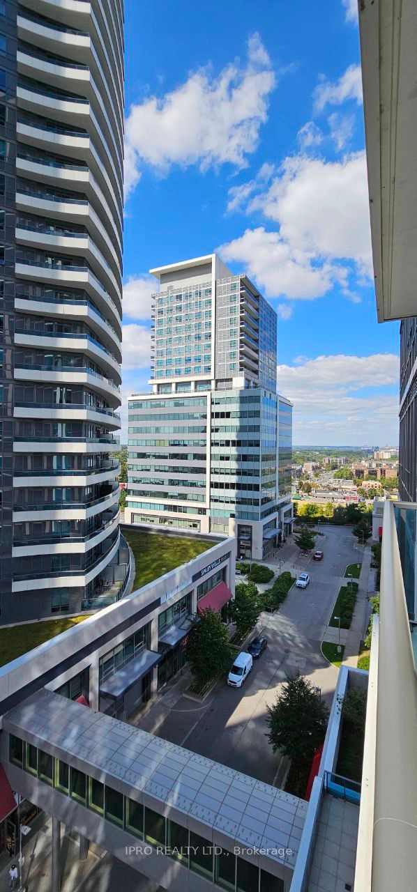 7165 Yonge St, #910