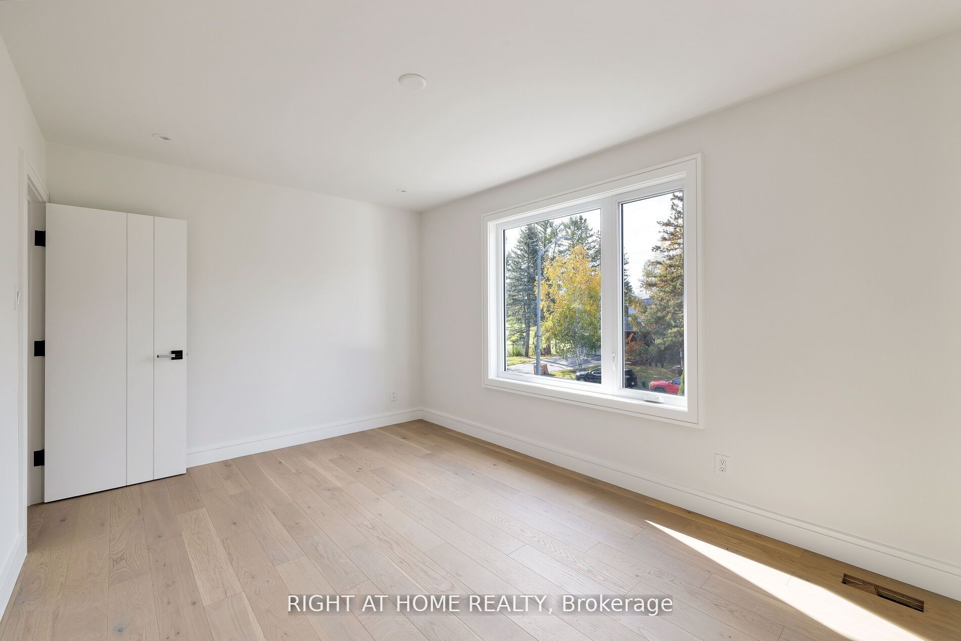 125 Bay Thorn Dr