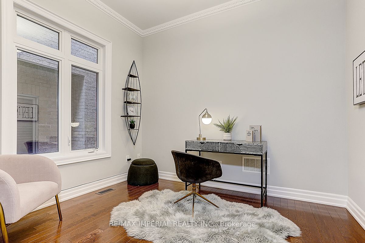 611 Pleasant Ridge Ave