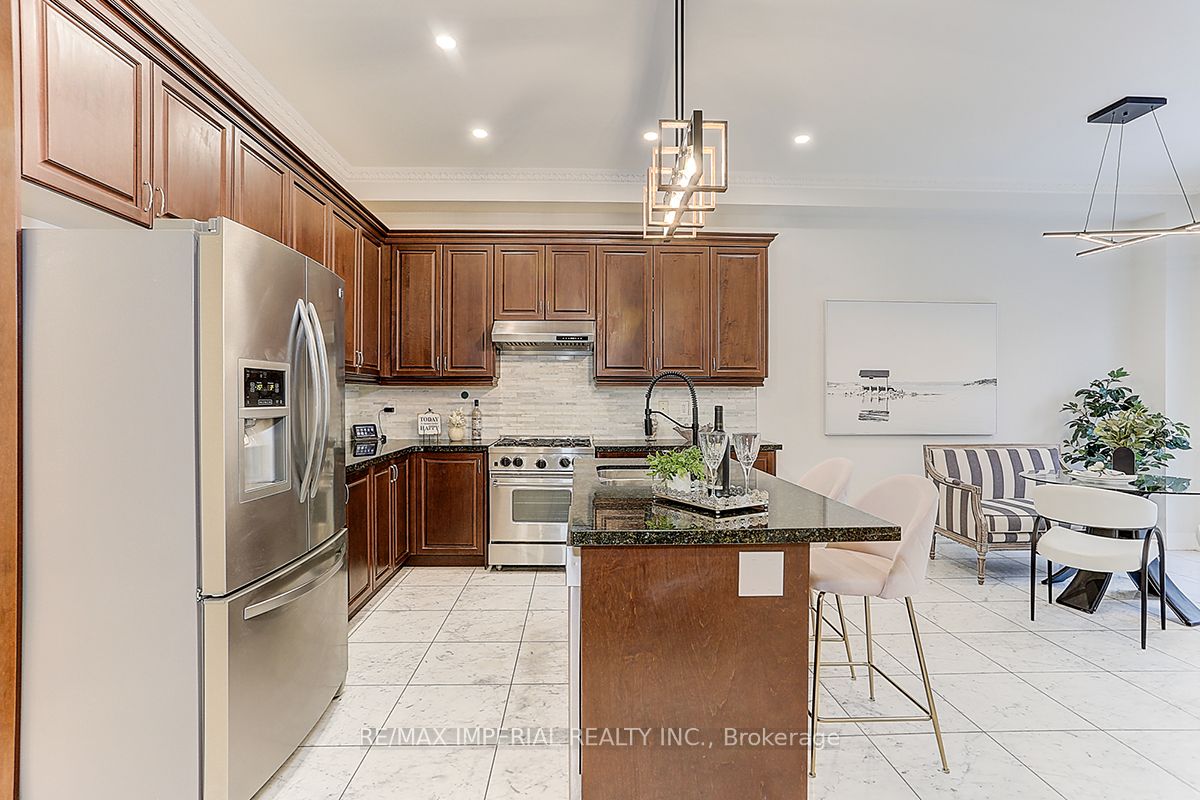 611 Pleasant Ridge Ave