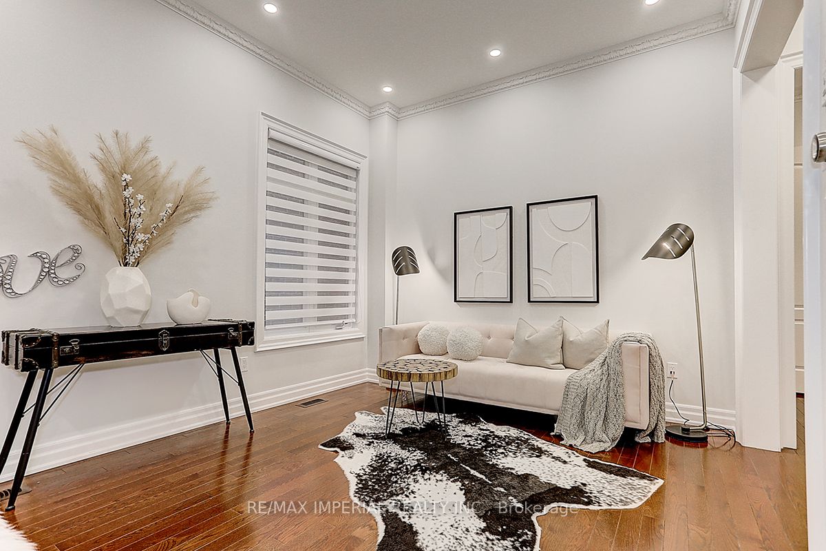 611 Pleasant Ridge Ave