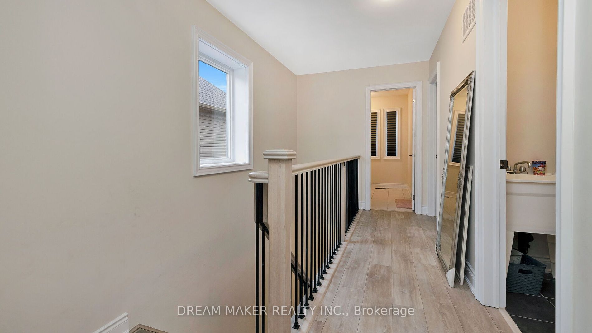 73 Lorne Thomas Place