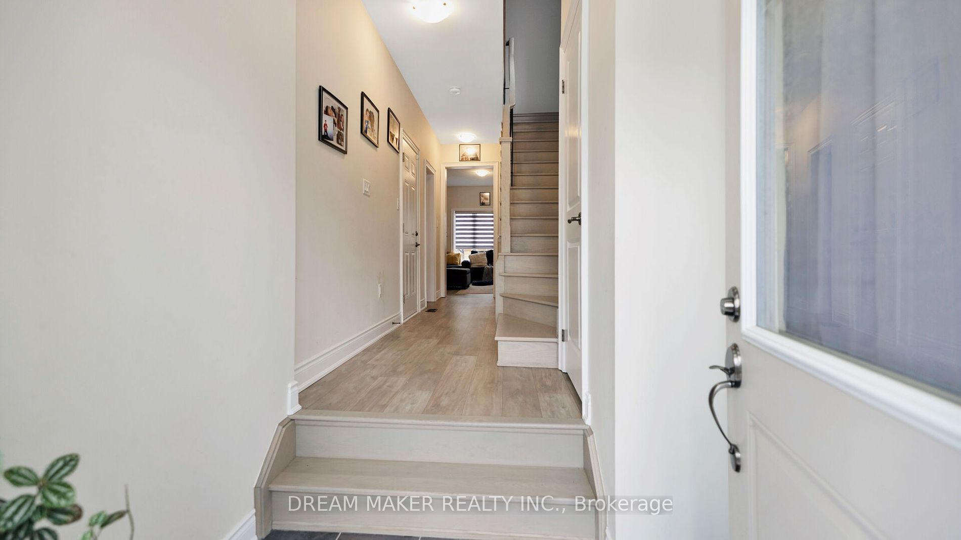 73 Lorne Thomas Place