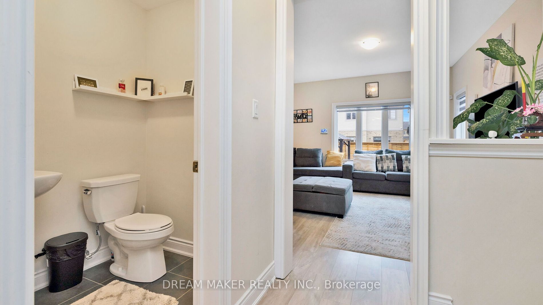 73 Lorne Thomas Place