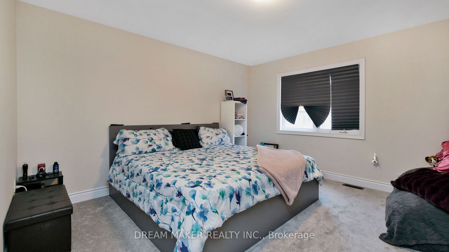 73 Lorne Thomas Place