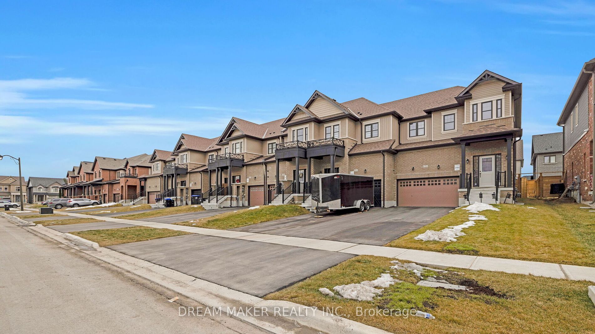 73 Lorne Thomas Place