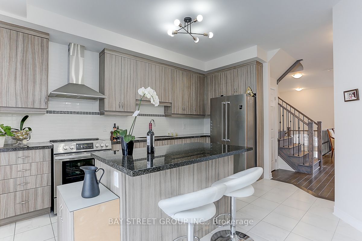 87 Grand Trunk Ave