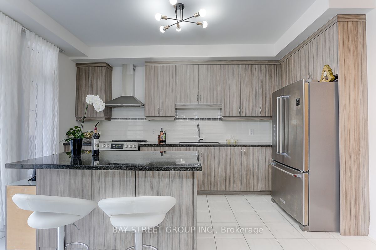87 Grand Trunk Ave