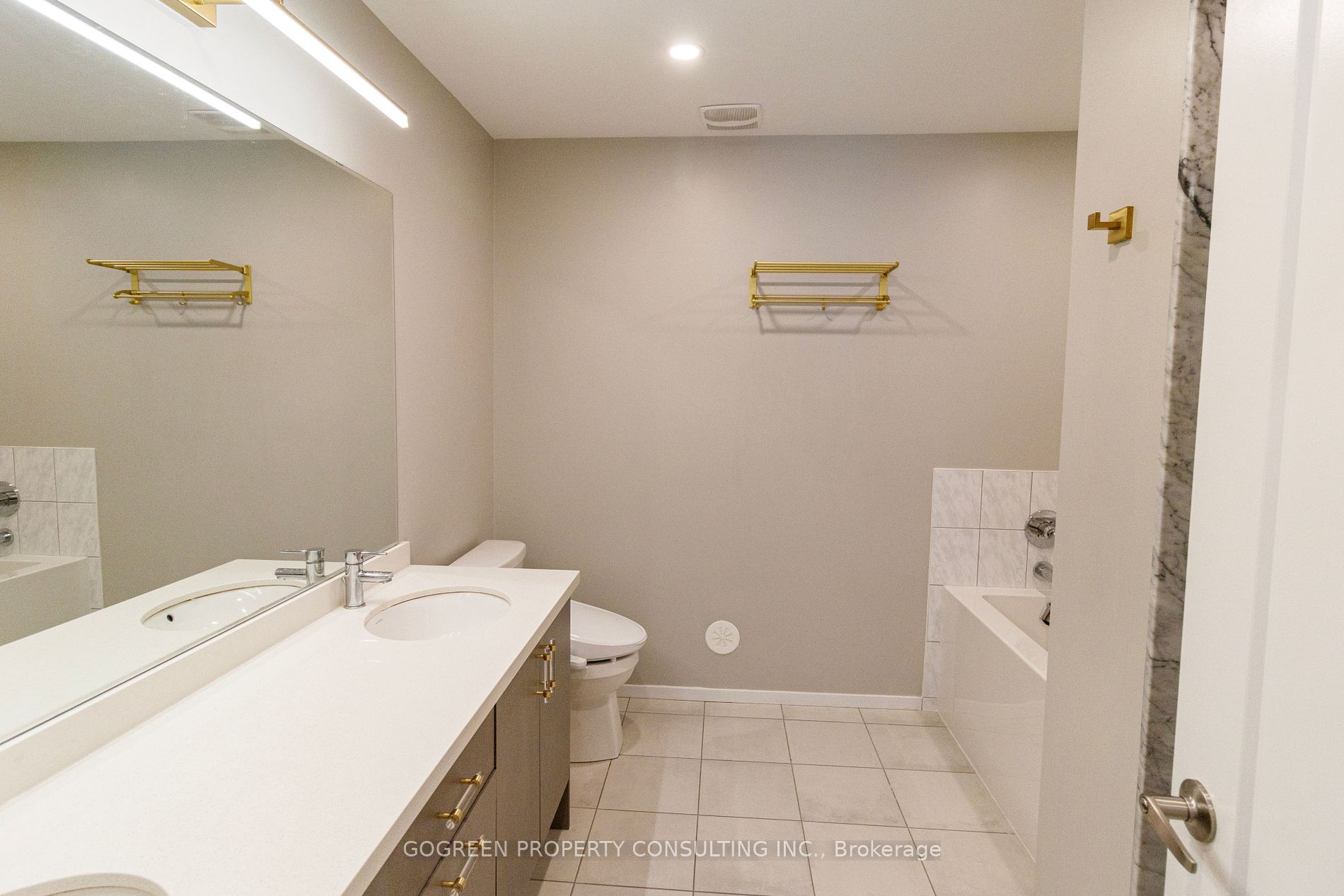 20 James Noble Lane, #95