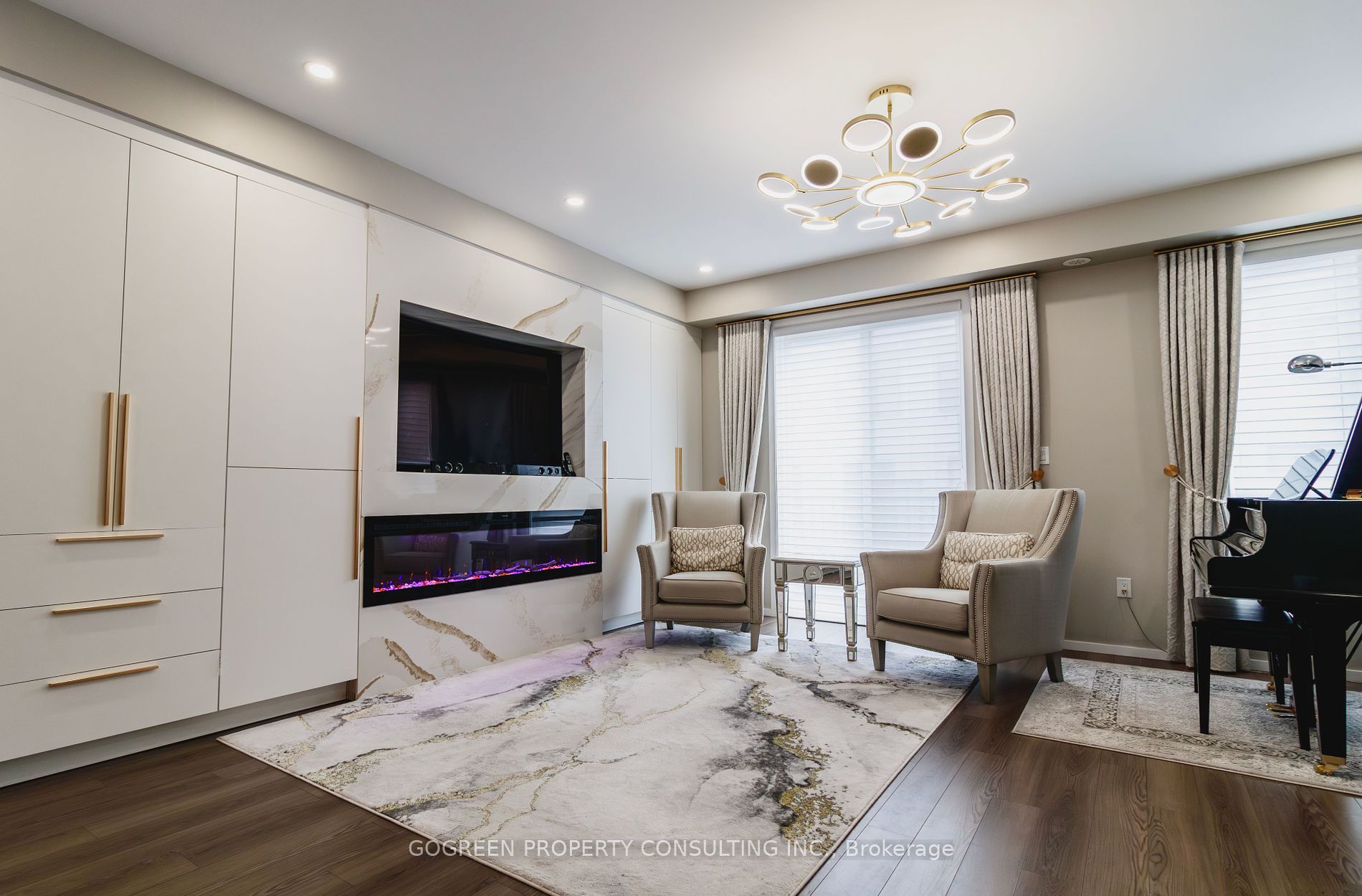 20 James Noble Lane, #95