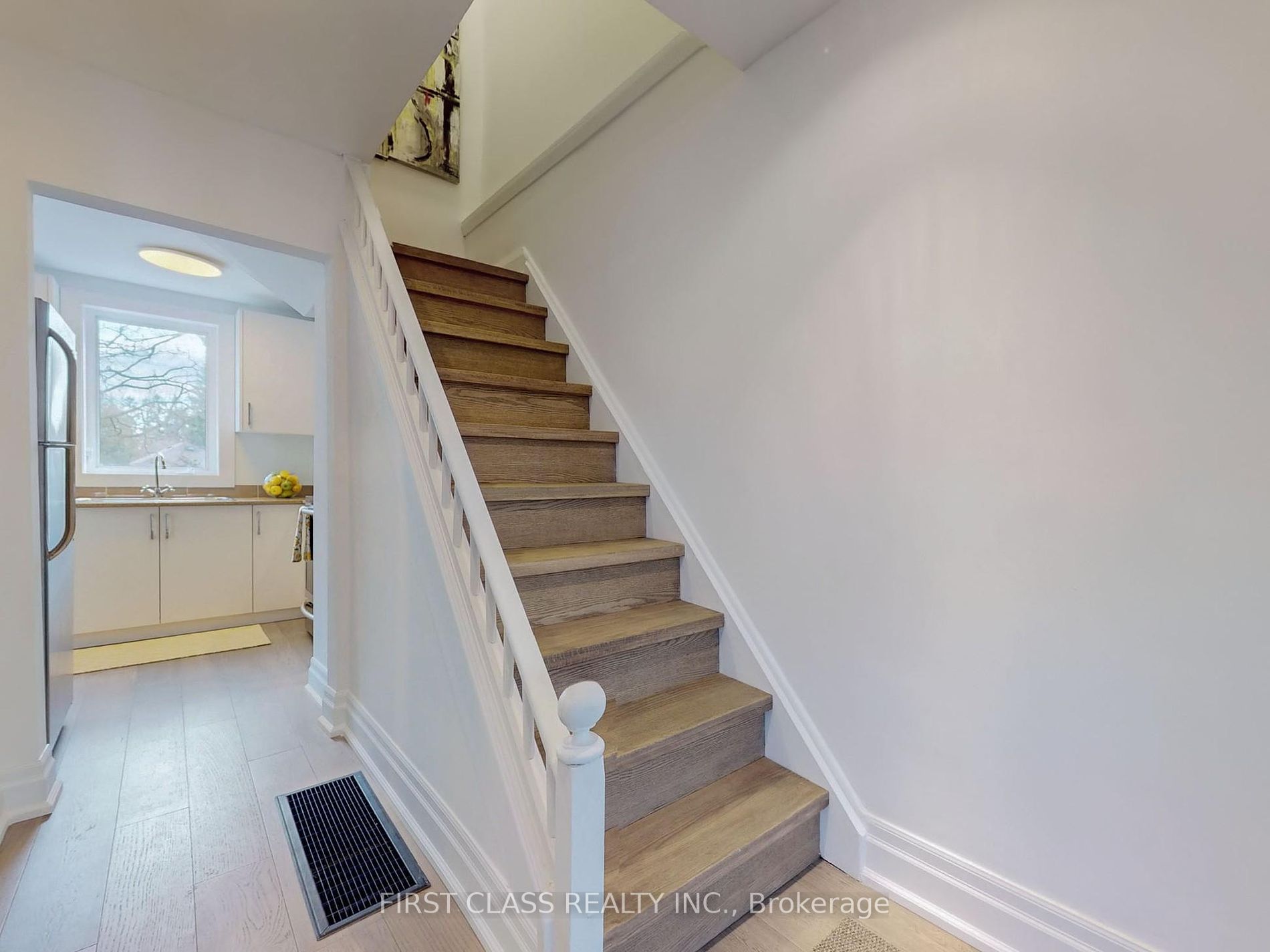 148 Richmond St
