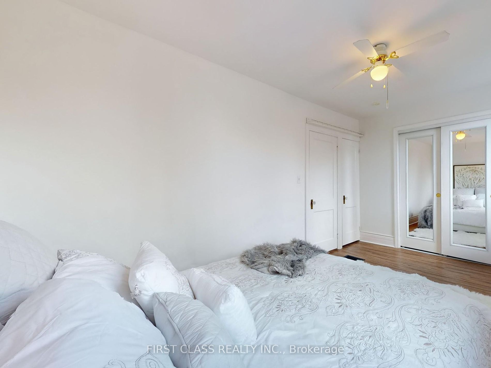 148 Richmond St