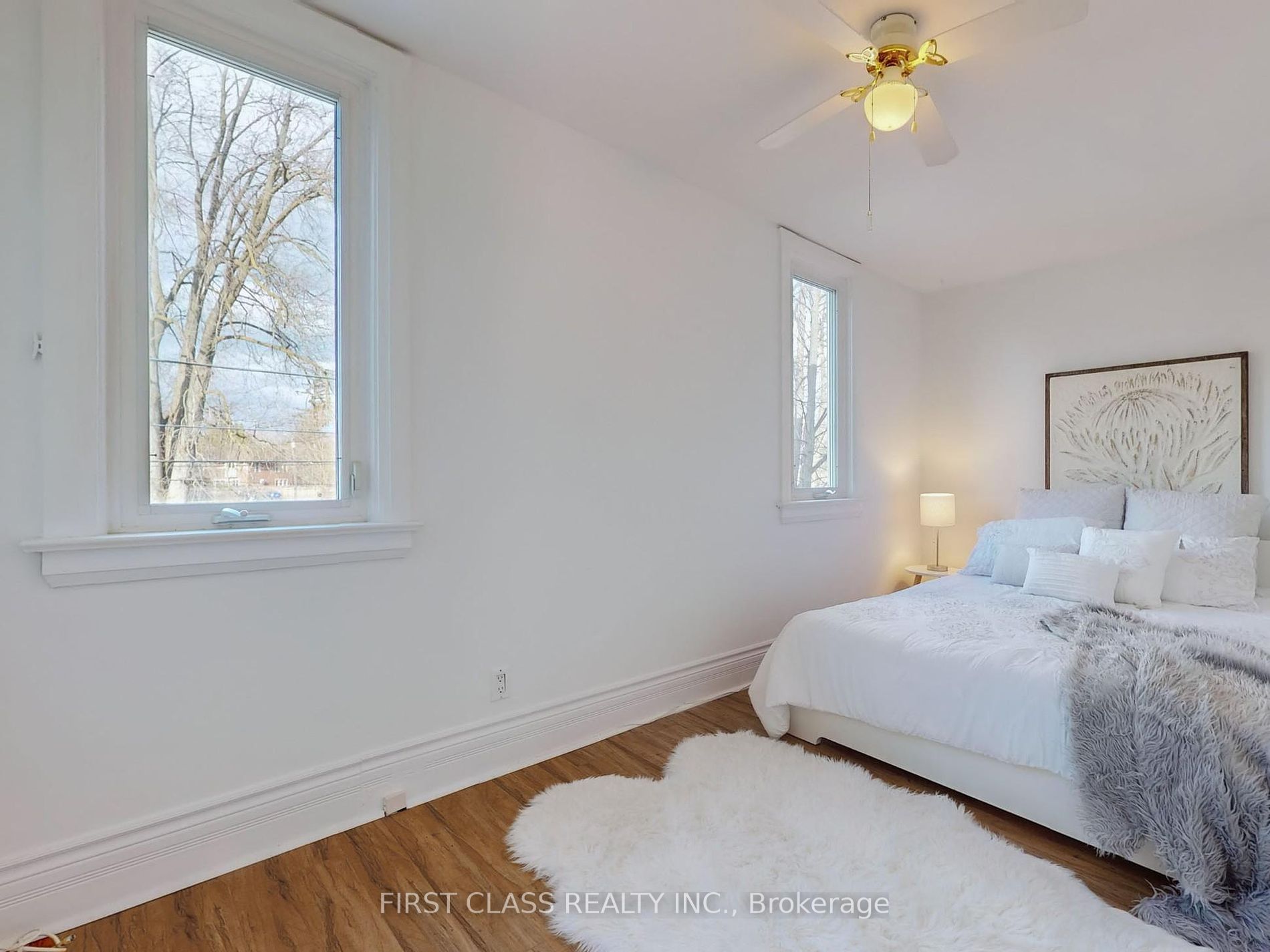 148 Richmond St