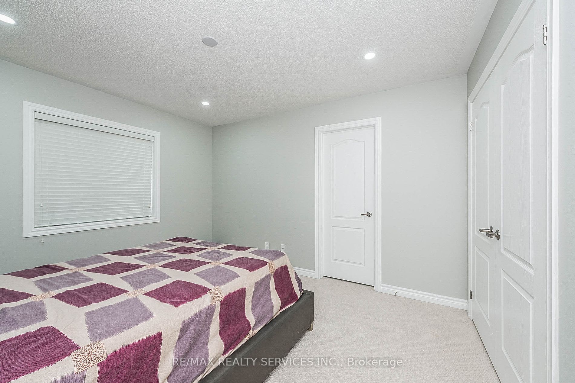 166 Gold Park Gate